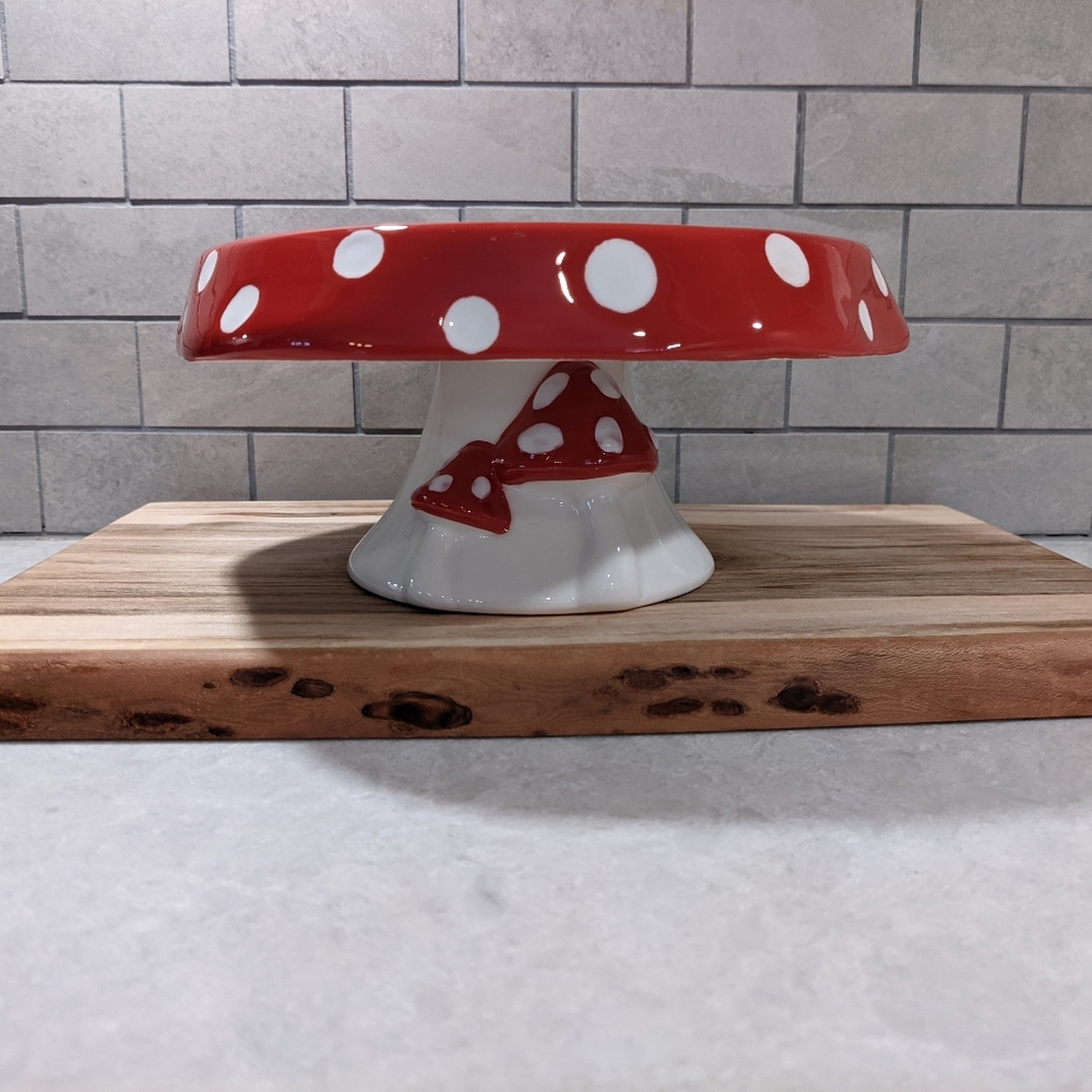 Seeds & Sunshine 8" Mushroom Cake Stand